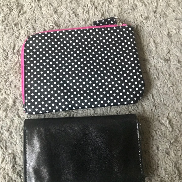 Bundle two wallets one leather and one vinyl. - Picture 2 of 3